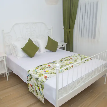 Bellapais 58 Luxury Отель Кешме