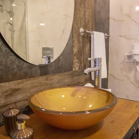 Bellapais 58 Luxury Отель