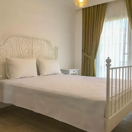 Bellapais 58 Luxury Отель Кешме